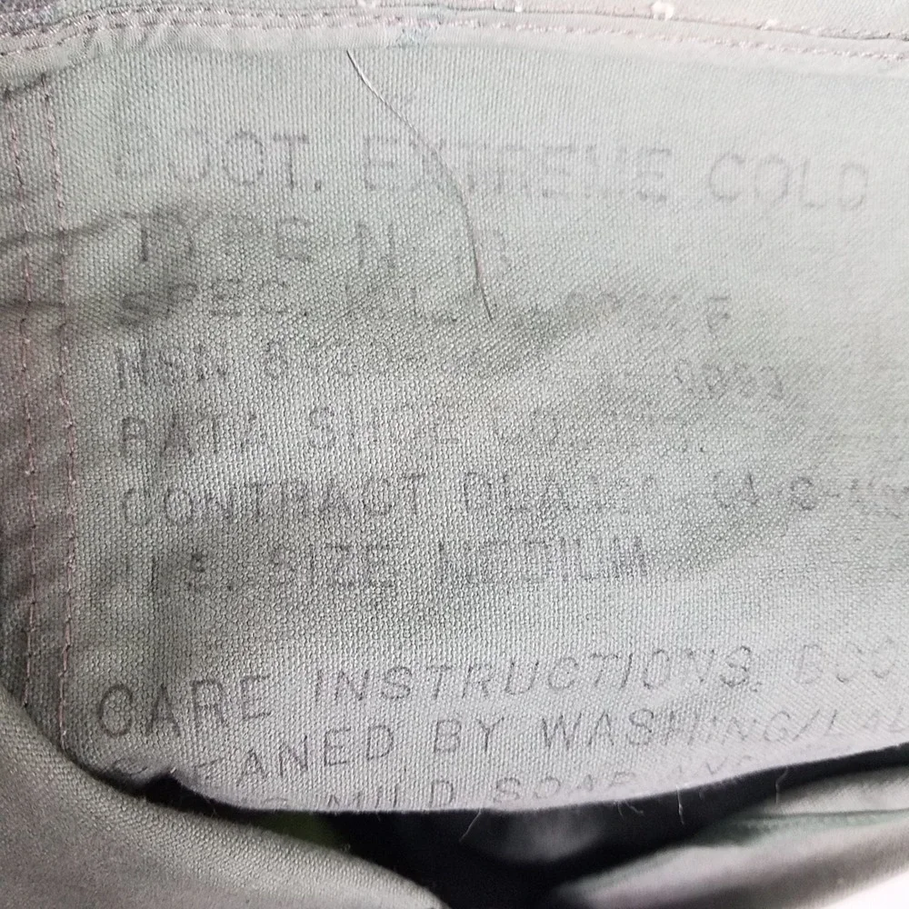 US Military N-1B Mukluk Boots Mens Medium Green Good Extreme Cold Weather 1988